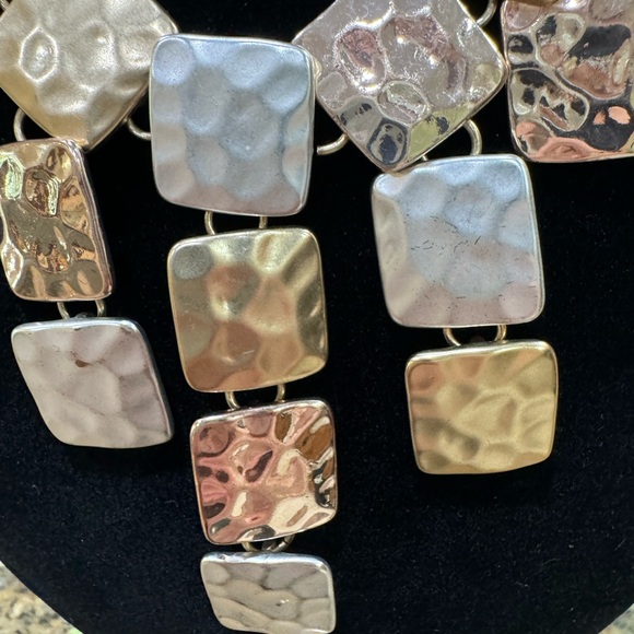 STATEMENT NECKLACE Tri color 18 in to 21 in adjustable Lobster clasp. EX… - Picture 9 of 14